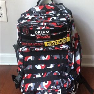 Wolfpak 45L bag red & black camo